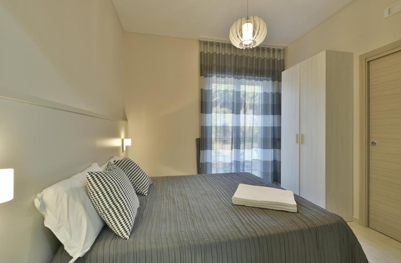 Tolomeo Rooms Laura Luaran gambar